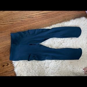 Athleta leggings - xs but fit like a 4! I’m usually a 4/6 and they fit great